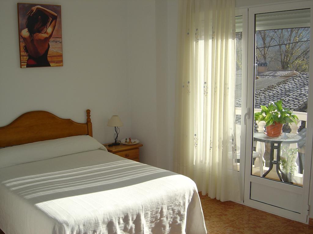Hostal D'Ernes Alcala del Jucar Pokoj fotografie